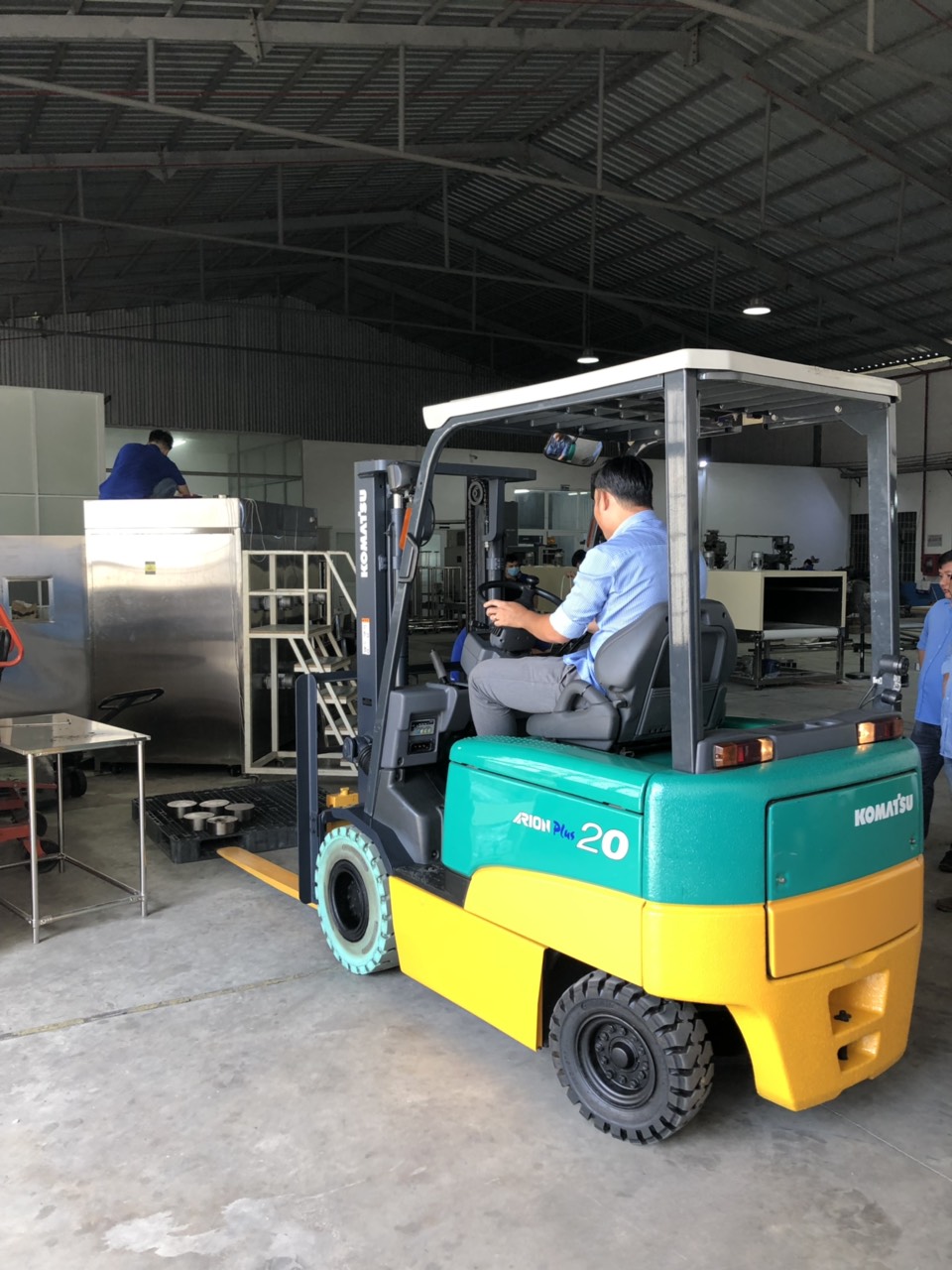 Xe nâng điện ngồi lái